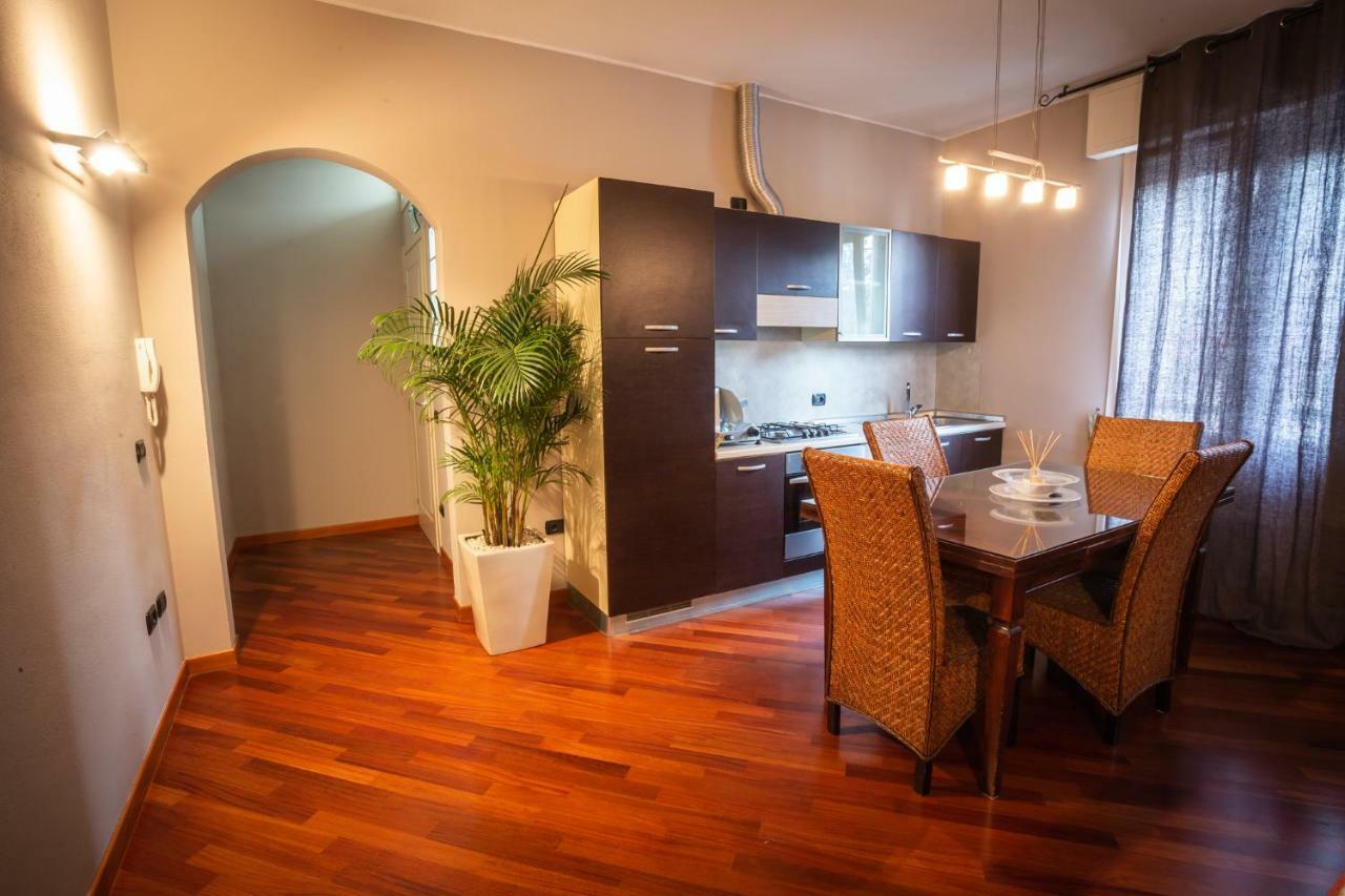 Cinematic Modern Flat, 100 Mt Da Ospedale Apartment Ravenna Bagian luar foto